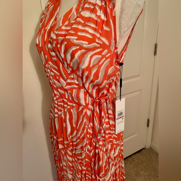 Calvin Kline V-Neck Short Sleeve Wrap Dress - Picture 4 of 8